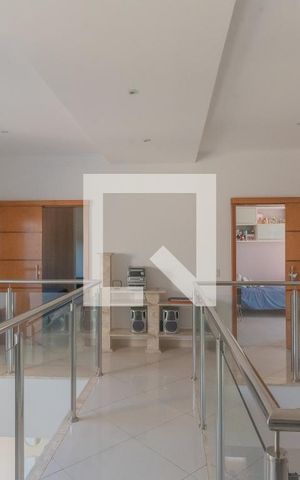 Casa de condomínio à venda com 268m², 3 quartos e 4 vagas Casa de condomínio à venda com 268m², 3 quartos e 4 vagasMezanino