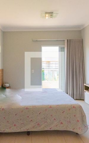 Casa de condomínio à venda com 268m², 3 quartos e 4 vagas Casa de condomínio à venda com 268m², 3 quartos e 4 vagasSuíte 1