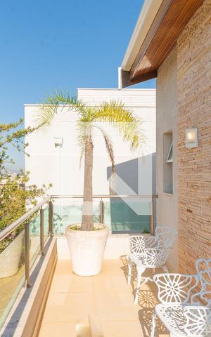 Casa de condomínio à venda com 268m², 3 quartos e 4 vagas Casa de condomínio à venda com 268m², 3 quartos e 4 vagasSacada da Suíte 1