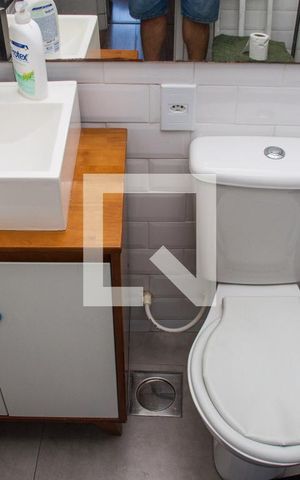 Apartamento à venda com 66m², 2 quartos e 1 vagaBanheiro Social