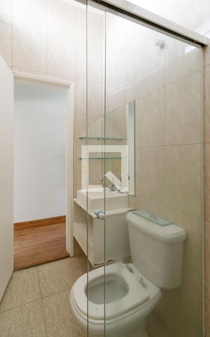 Casa para alugar com 80m², 2 quartos e 2 vagasBanheiro 1