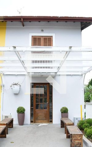 Casa de condomínio para alugar com 90m², 3 quartos e 2 vagasÁrea comum - Salão de festas