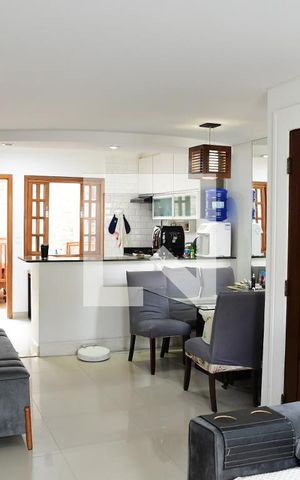 Casa de condomínio para alugar com 90m², 3 quartos e 2 vagasSala