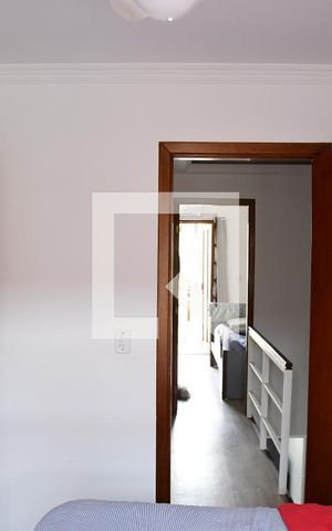 Casa de condomínio para alugar com 90m², 3 quartos e 2 vagasSuíte