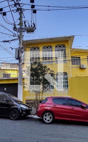 Casa à venda com 304m², 4 quartos e 5 vagasFachada
