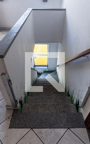 Casa à venda com 304m², 4 quartos e 5 vagasEscada