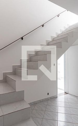 Casa para alugar com 100m², 2 quartos e sem vagaSala / Escadas