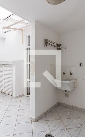 Casa para alugar com 100m², 2 quartos e sem vagaÁrea de Serviço