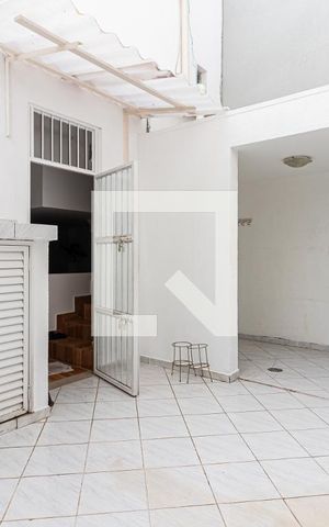 Casa para alugar com 100m², 2 quartos e sem vagaÁrea de Serviço