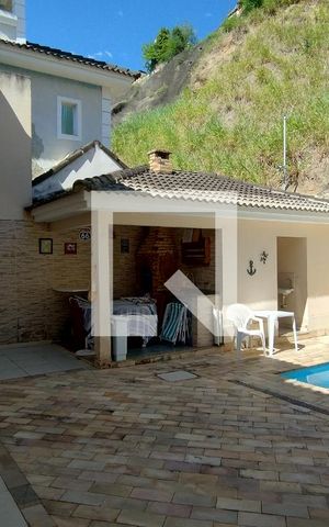 Casa à venda com 260m², 4 quartos e 2 vagas Casa à venda com 260m², 4 quartos e 2 vagasarea gourmet