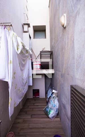 Casa à venda com 267m², 3 quartos e 4 vagas Casa à venda com 267m², 3 quartos e 4 vagasÁrea para Dog