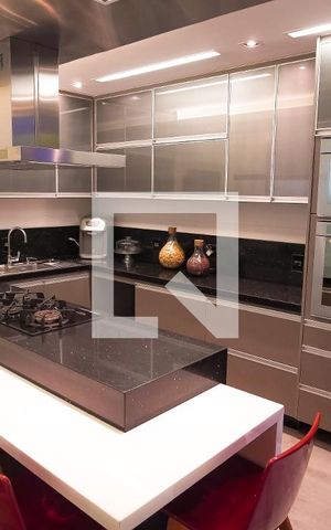 Casa à venda com 267m², 3 quartos e 4 vagas Casa à venda com 267m², 3 quartos e 4 vagasCozinha