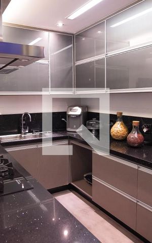 Casa à venda com 267m², 3 quartos e 4 vagas Casa à venda com 267m², 3 quartos e 4 vagasCozinha