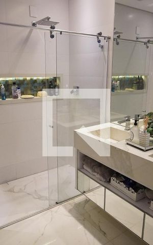 Casa à venda com 267m², 3 quartos e 4 vagas Casa à venda com 267m², 3 quartos e 4 vagasBanheiro Quarto 2