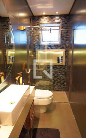 Casa à venda com 267m², 3 quartos e 4 vagas Casa à venda com 267m², 3 quartos e 4 vagasBanheiro Quarto 3