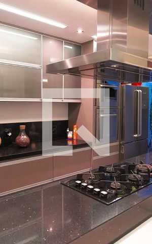 Casa à venda com 267m², 3 quartos e 4 vagas Casa à venda com 267m², 3 quartos e 4 vagasCozinha