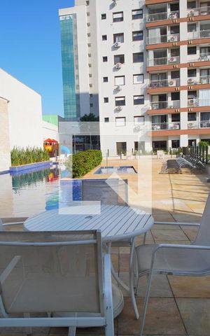 Apartamento à venda com 81m², 3 quartos e 1 vagaÁrea comum - Piscina