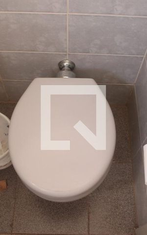 Casa à venda com 150m², 2 quartos e 3 vagasBanheiro da Edícula