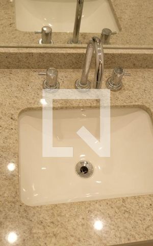 Apartamento à venda com 44m², 1 quarto e 1 vagaDetalhe do Banheiro da Suíte