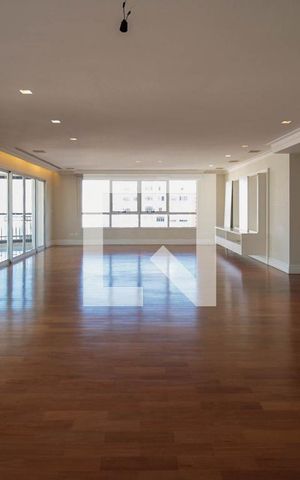 Apartamento à venda com 334m², 4 quartos e 6 vagas Apartamento à venda com 334m², 4 quartos e 6 vagasSala