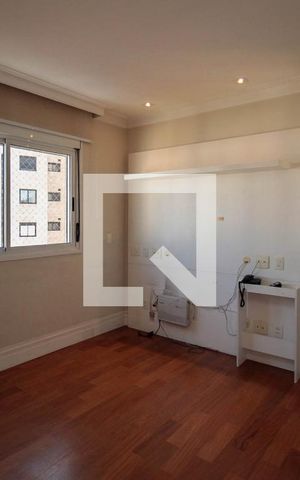 Apartamento à venda com 334m², 4 quartos e 6 vagas Apartamento à venda com 334m², 4 quartos e 6 vagasSuíte 3