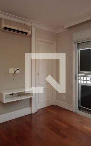 Apartamento à venda com 334m², 4 quartos e 6 vagas Apartamento à venda com 334m², 4 quartos e 6 vagasSuíte 1