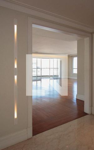 Apartamento à venda com 334m², 4 quartos e 6 vagas Apartamento à venda com 334m², 4 quartos e 6 vagasHall social