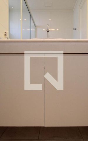 Apartamento à venda com 334m², 4 quartos e 6 vagas Apartamento à venda com 334m², 4 quartos e 6 vagasBanheiro da Suíte 2