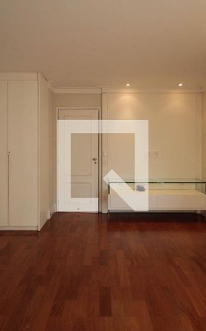 Apartamento à venda com 334m², 4 quartos e 6 vagas Apartamento à venda com 334m², 4 quartos e 6 vagasSuíte 4
