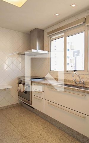Apartamento à venda com 334m², 4 quartos e 6 vagas Apartamento à venda com 334m², 4 quartos e 6 vagasCozinha