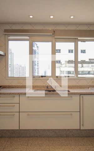 Apartamento à venda com 334m², 4 quartos e 6 vagas Apartamento à venda com 334m², 4 quartos e 6 vagasCozinha