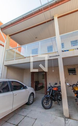 Casa à venda com 200m², 2 quartos e 5 vagas Casa à venda com 200m², 2 quartos e 5 vagasÁrea externa