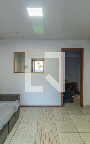 Casa à venda com 200m², 2 quartos e 5 vagas Casa à venda com 200m², 2 quartos e 5 vagasSala