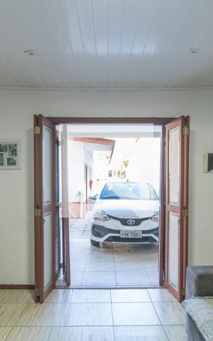 Casa à venda com 200m², 2 quartos e 5 vagas Casa à venda com 200m², 2 quartos e 5 vagasSala