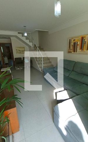 Casa à venda com 150m², 3 quartos e 3 vagas Casa à venda com 150m², 3 quartos e 3 vagasSala 1