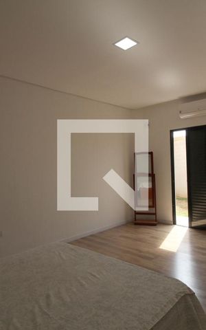 Casa de condomínio para alugar com 230m², 3 quartos e 4 vagasSuíte 2