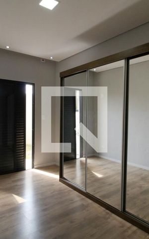 Casa de condomínio para alugar com 230m², 3 quartos e 4 vagasSuíte 3