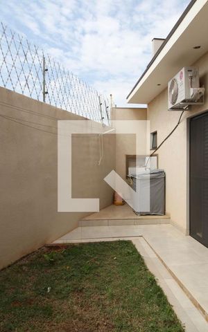 Casa de condomínio para alugar com 230m², 3 quartos e 4 vagasÁrea de Serviço