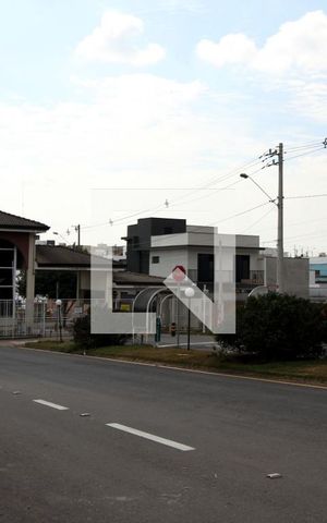 Casa de condomínio para alugar com 230m², 3 quartos e 4 vagasFachada e portaria