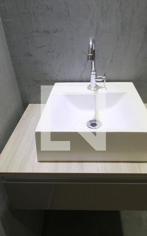 Casa de condomínio para alugar com 230m², 3 quartos e 4 vagasBanheiro Social