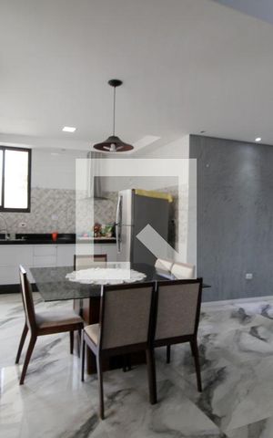 Casa de condomínio para alugar com 230m², 3 quartos e 4 vagasCozinha