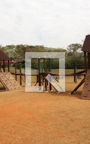 Casa de condomínio para alugar com 230m², 3 quartos e 4 vagasÁrea comum - Playground