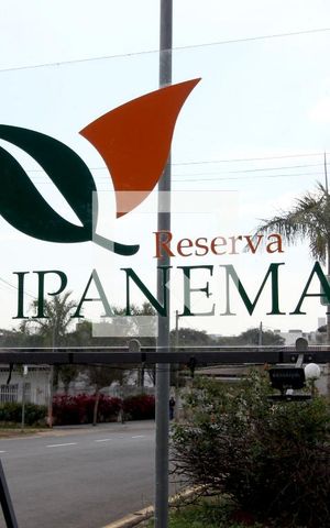Casa de condomínio para alugar com 230m², 3 quartos e 4 vagasFachada e portaria