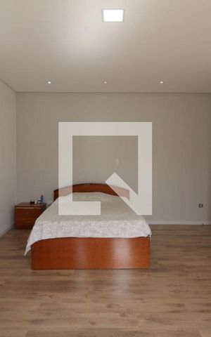 Casa de condomínio para alugar com 230m², 3 quartos e 4 vagasSuíte 2