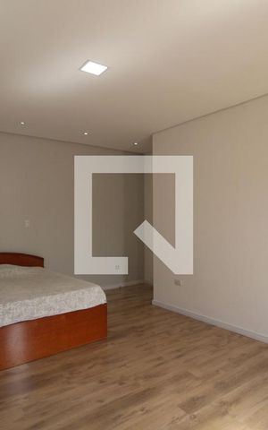 Casa de condomínio para alugar com 230m², 3 quartos e 4 vagasSuíte 2