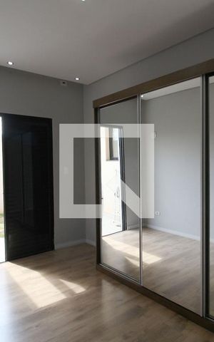 Casa de condomínio para alugar com 230m², 3 quartos e 4 vagasSuíte 3