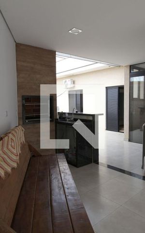 Casa de condomínio para alugar com 230m², 3 quartos e 4 vagasÁrea externa