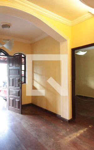 Casa à venda com 360m², 7 quartos e 2 vagasSala