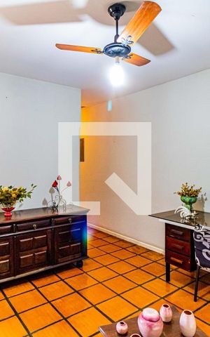Casa de condomínio à venda com 184m², 3 quartos e 2 vagasSuíte
