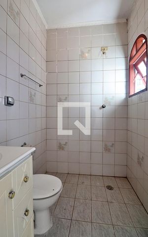 Casa à venda com 100m², 3 quartos e 2 vagasBanheiro do Quarto 1 - Suíte